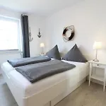 Magellan 1 *